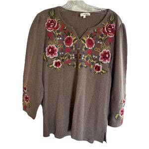 Andree by UNIT Women's Tan Floral Embroidered Pullover Sweater Sz Small